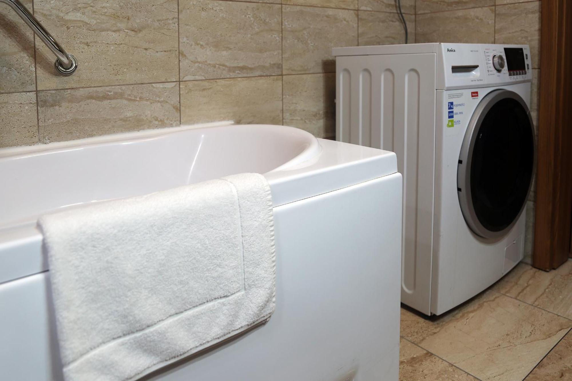 Apartamenty Uniejow "Prywatne Kapiele Termalne" Buitenkant foto
